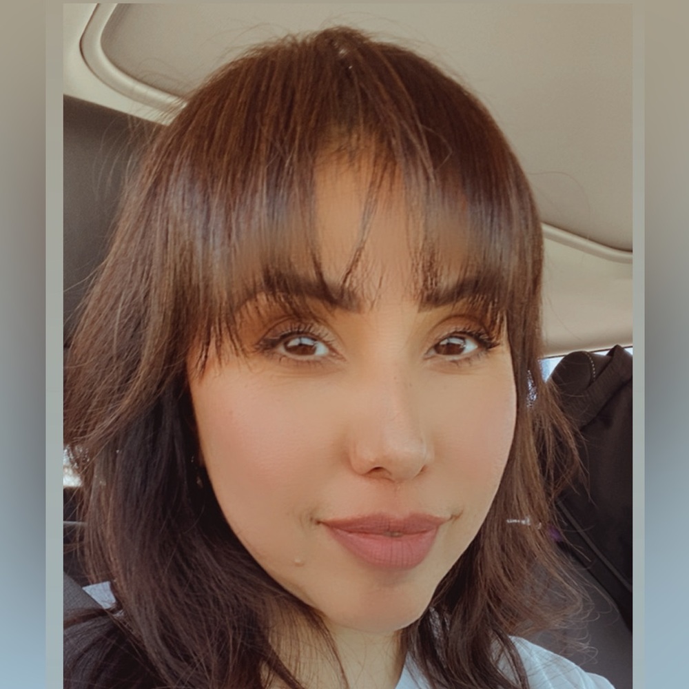 Meet your Posher, Claudia